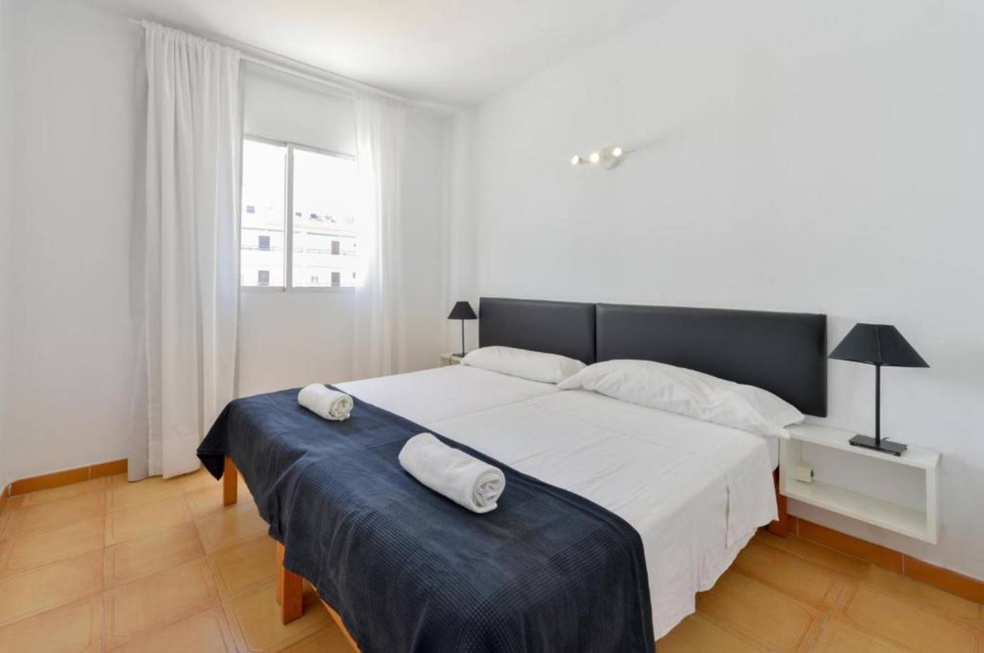 Apartamentos-San-Antonio-Beach-Room-22