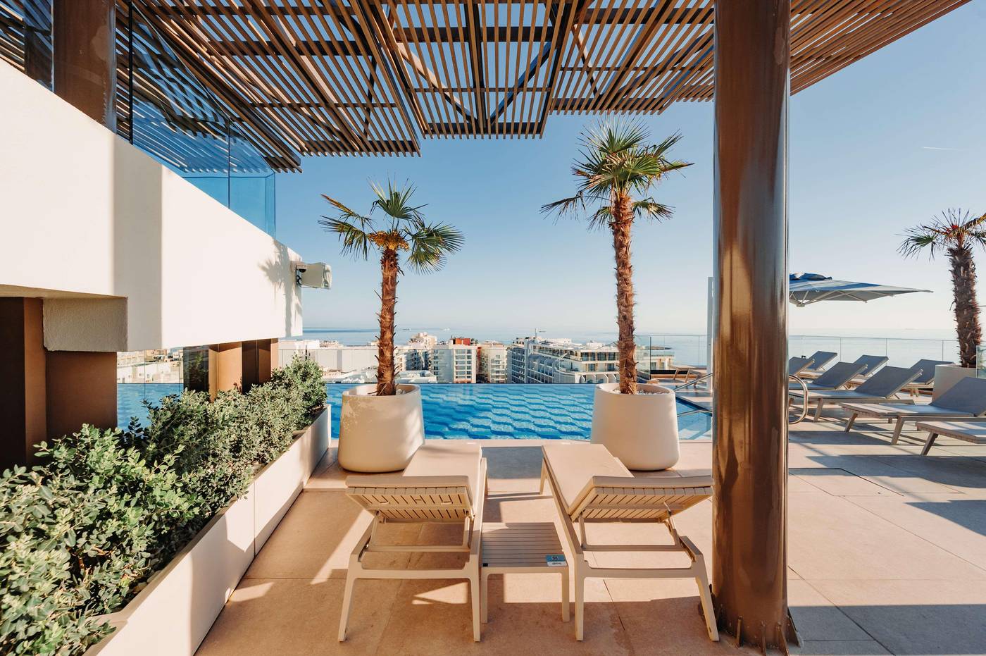 Best-Western-Premier-Malta-Pool-85