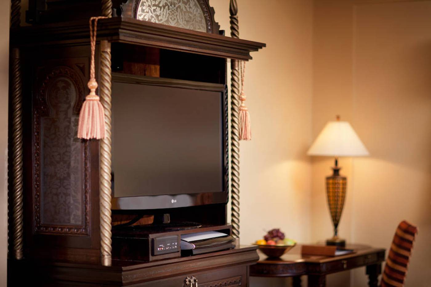 Jumeirah-Al-Qasr--Room-40