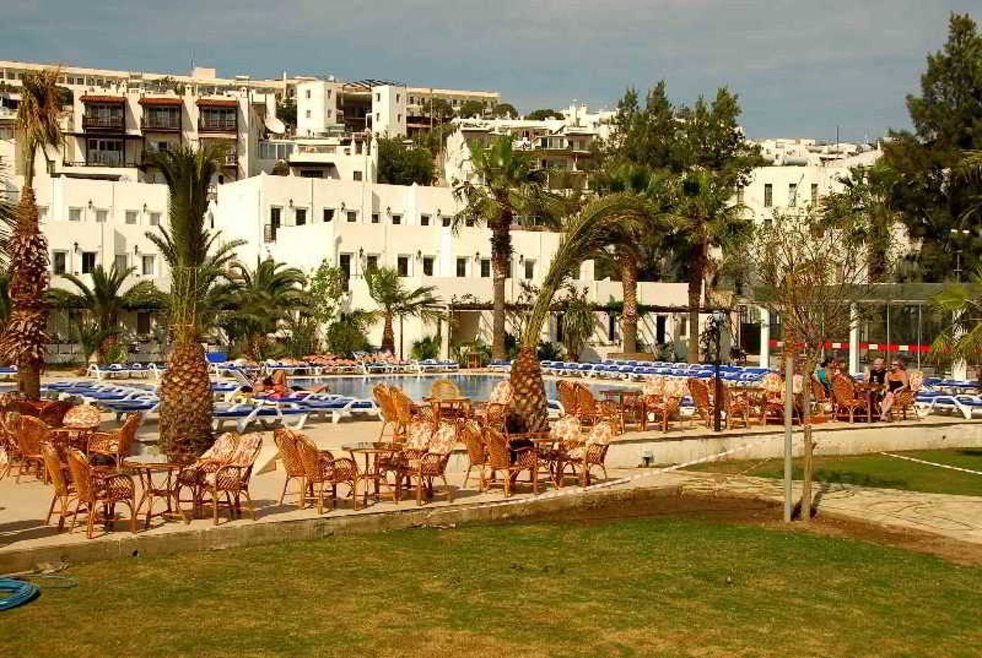 Nagi-Beach-Hotel-Room-16