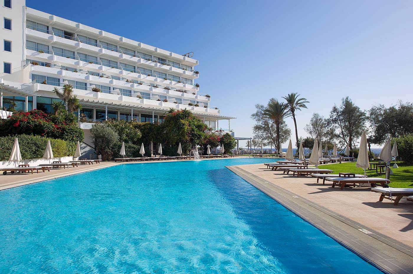 Grecian-Sands-Hotel-Pool-1