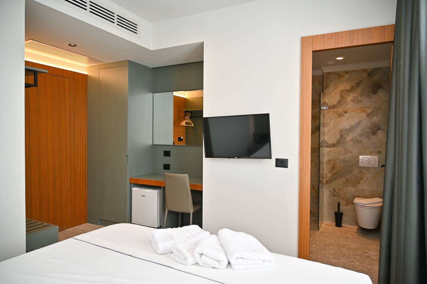 Adria Palace Hotel-Albania-Shkembi i Kavajes-Room-10