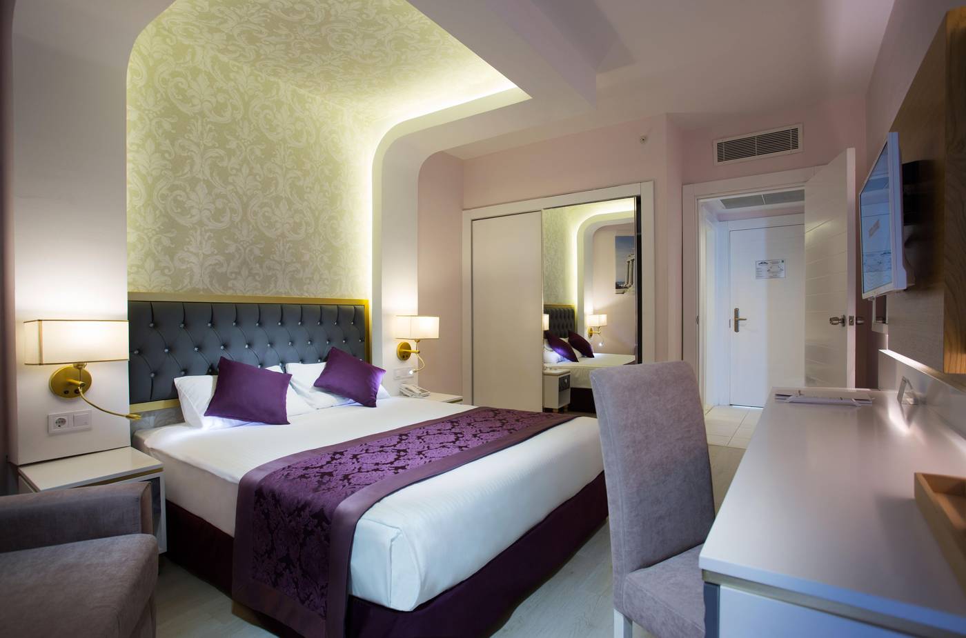 Water-Side-Resort-and-Spa-Room-27