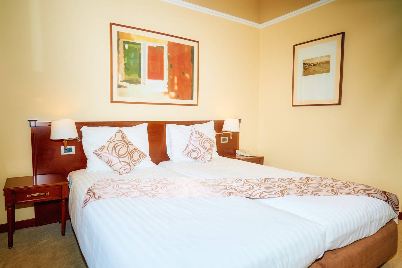 Hotel-Bristol-Room-8