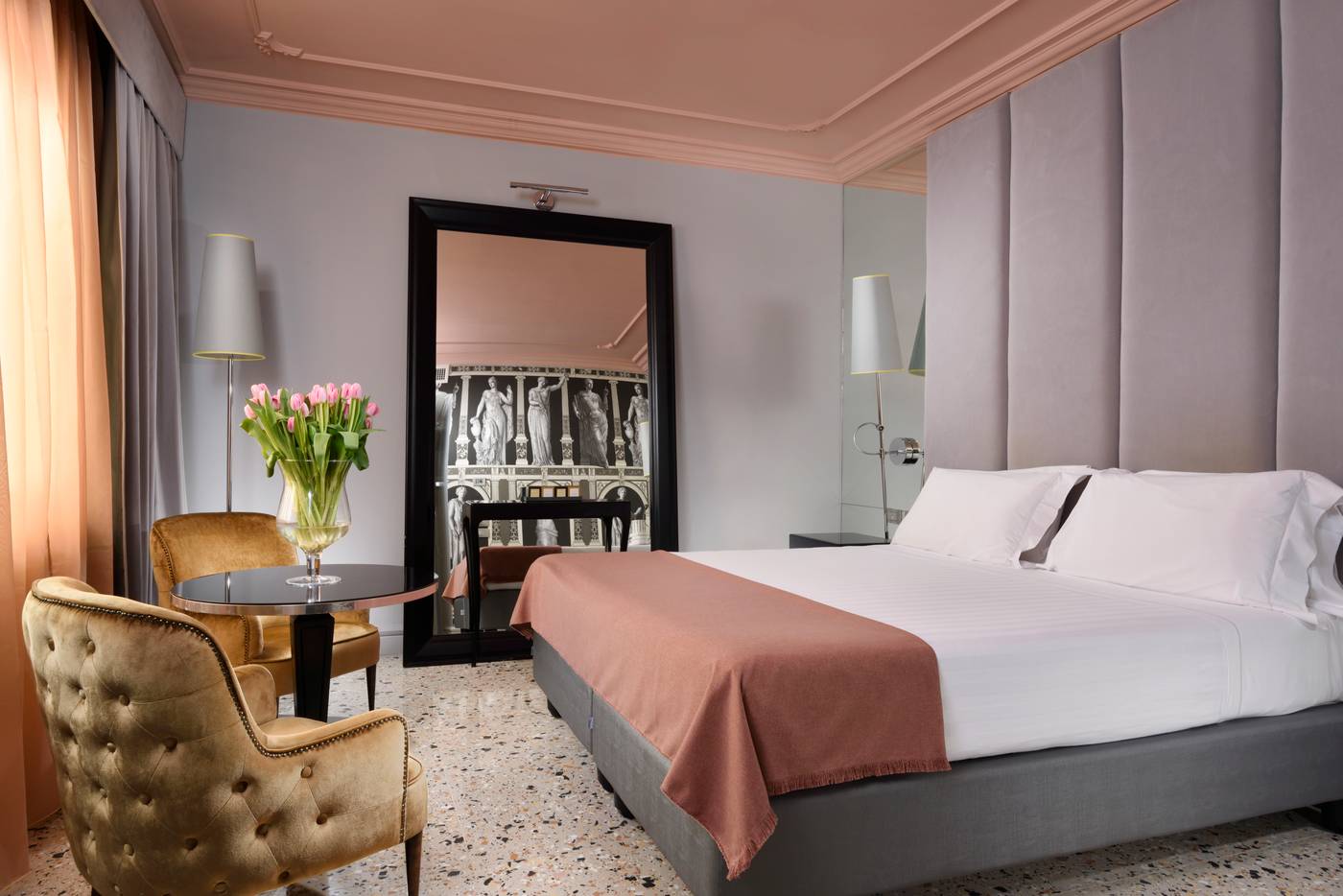 Leon-s-Place-Hotel-Room-5