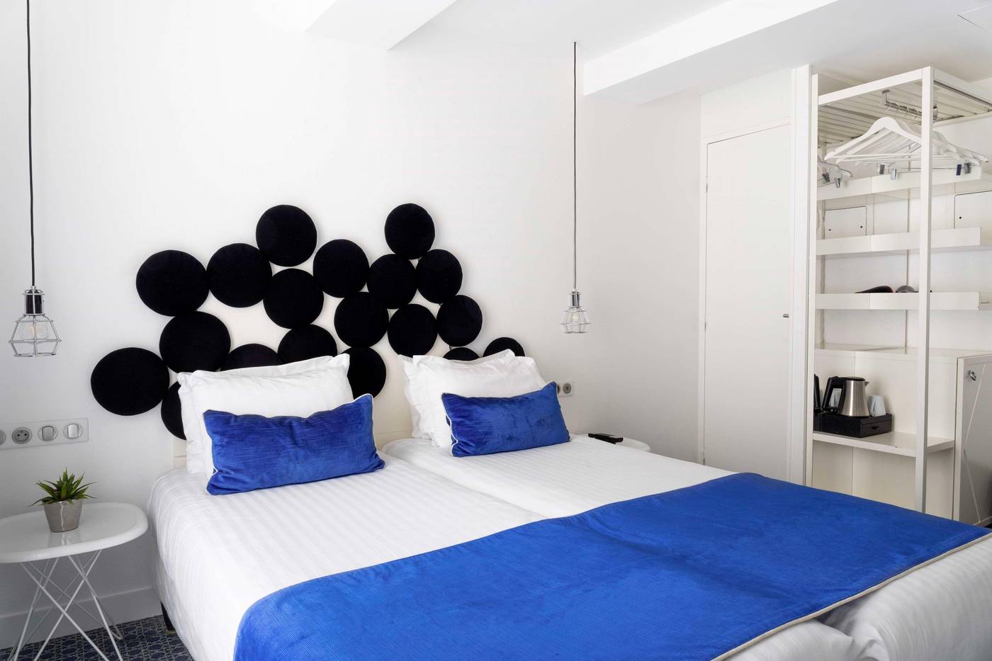 Hotel-34B-Astotel-Room-6