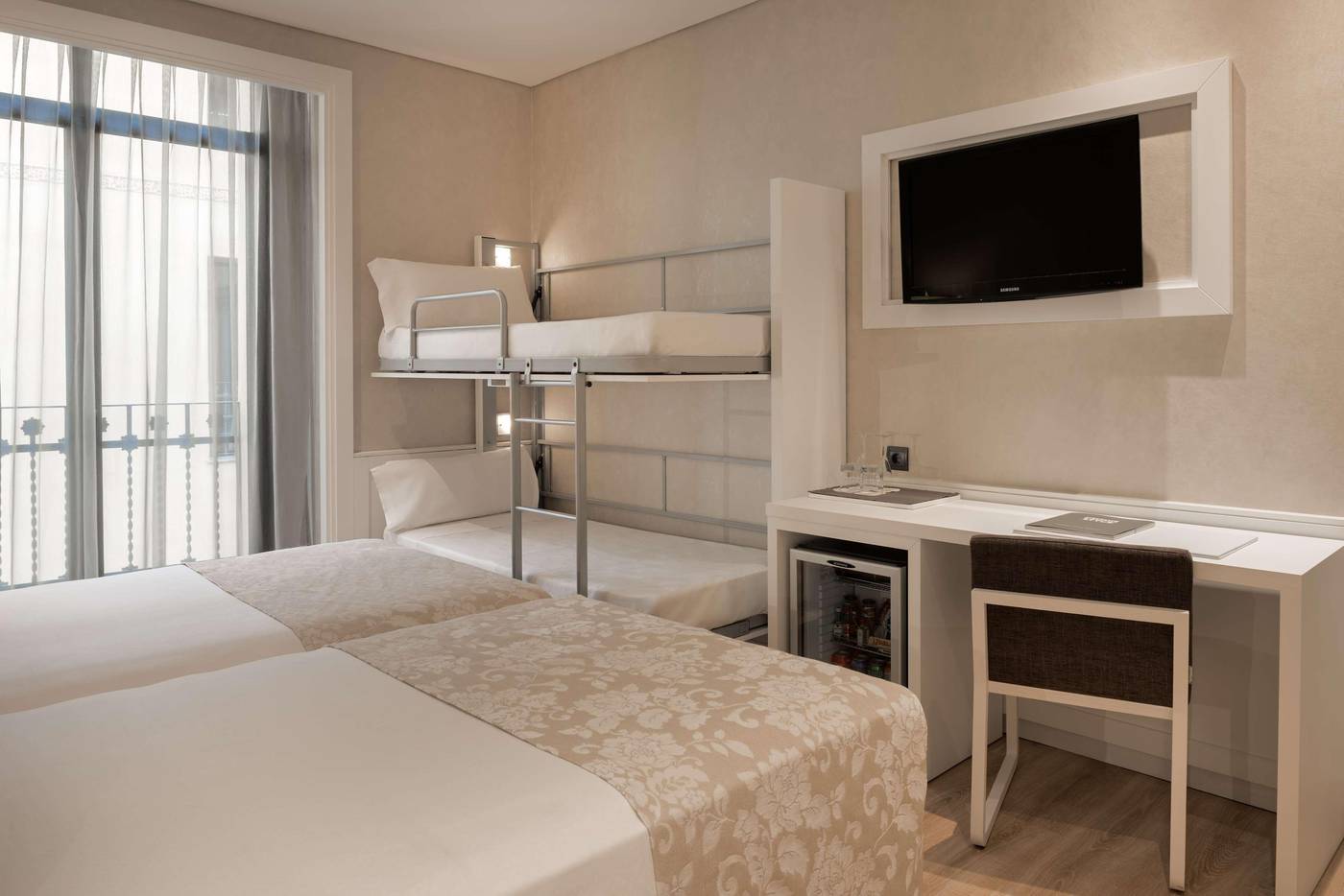 Catalonia-Puerta-del-Sol-Room-8