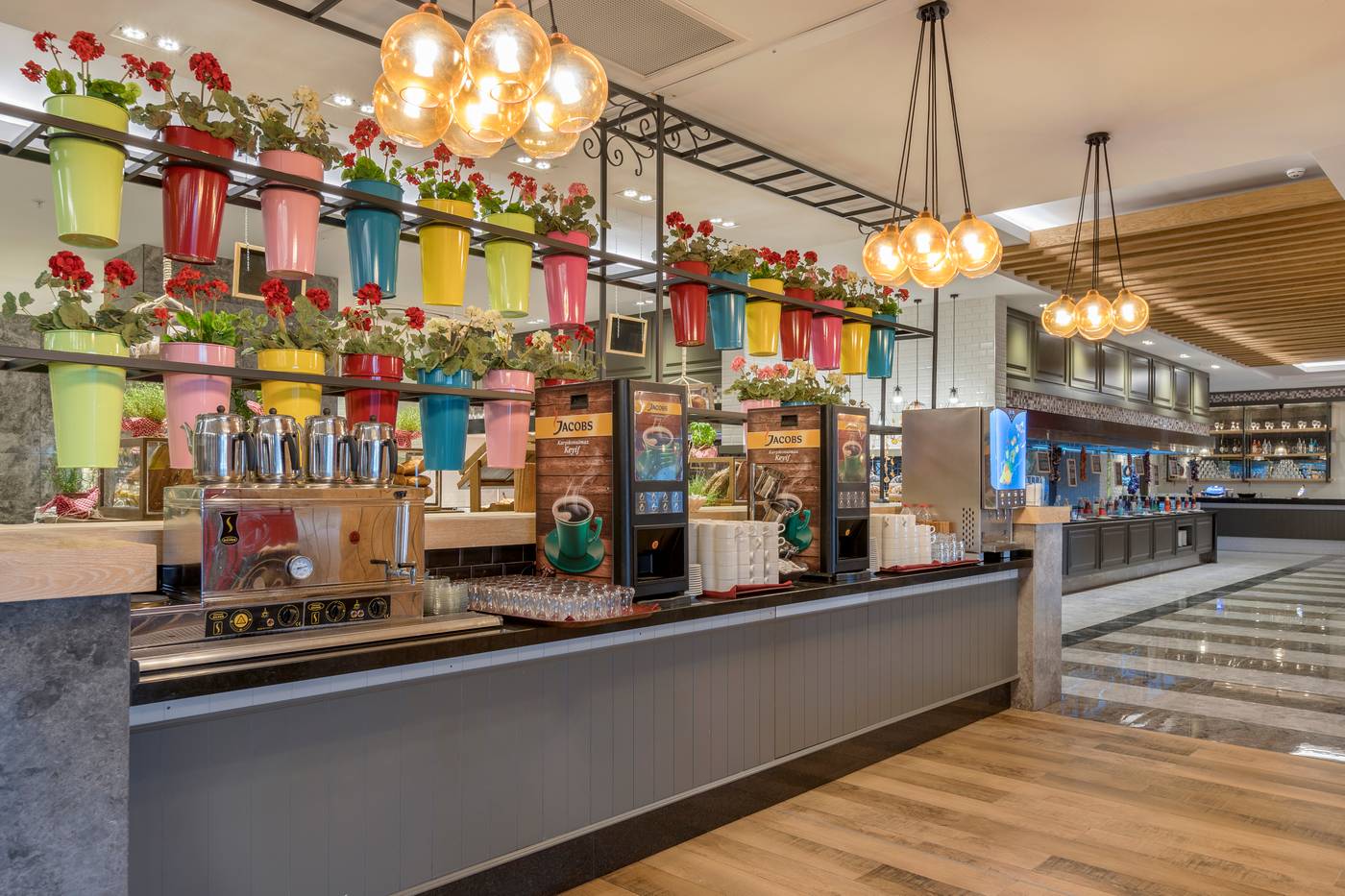 Side-Crown-Sunshine-Restaurant-49