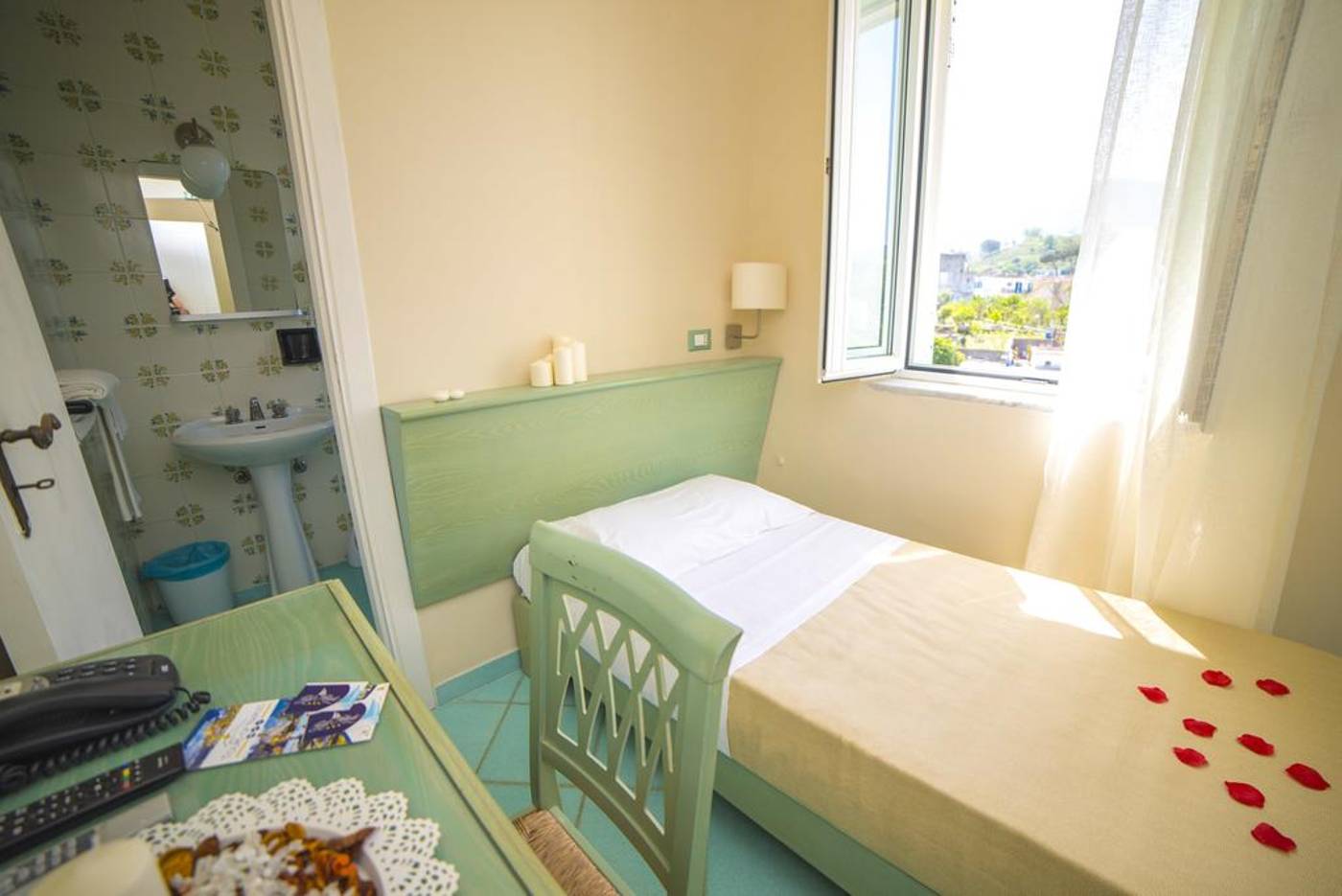 Atlantic-Palace-Room-32