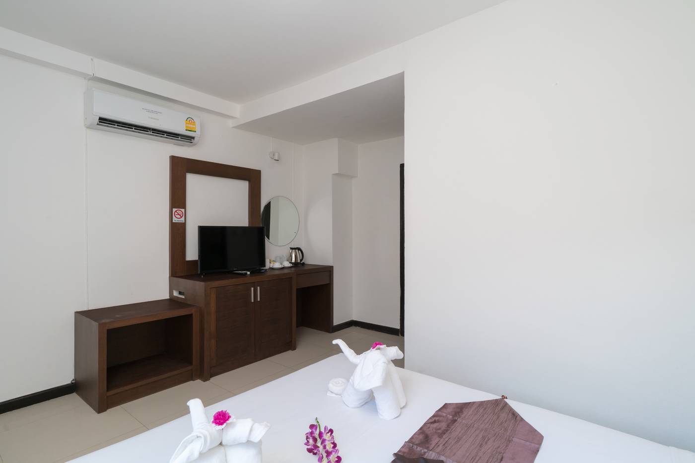 Patong-Swiss-Room-37