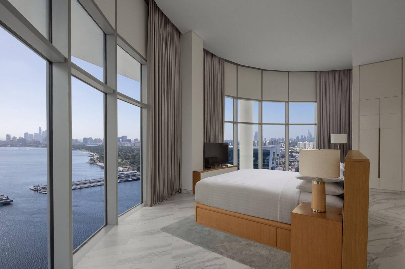 JW-Marriott-Marquis-Hotel-Dubai-Room-37