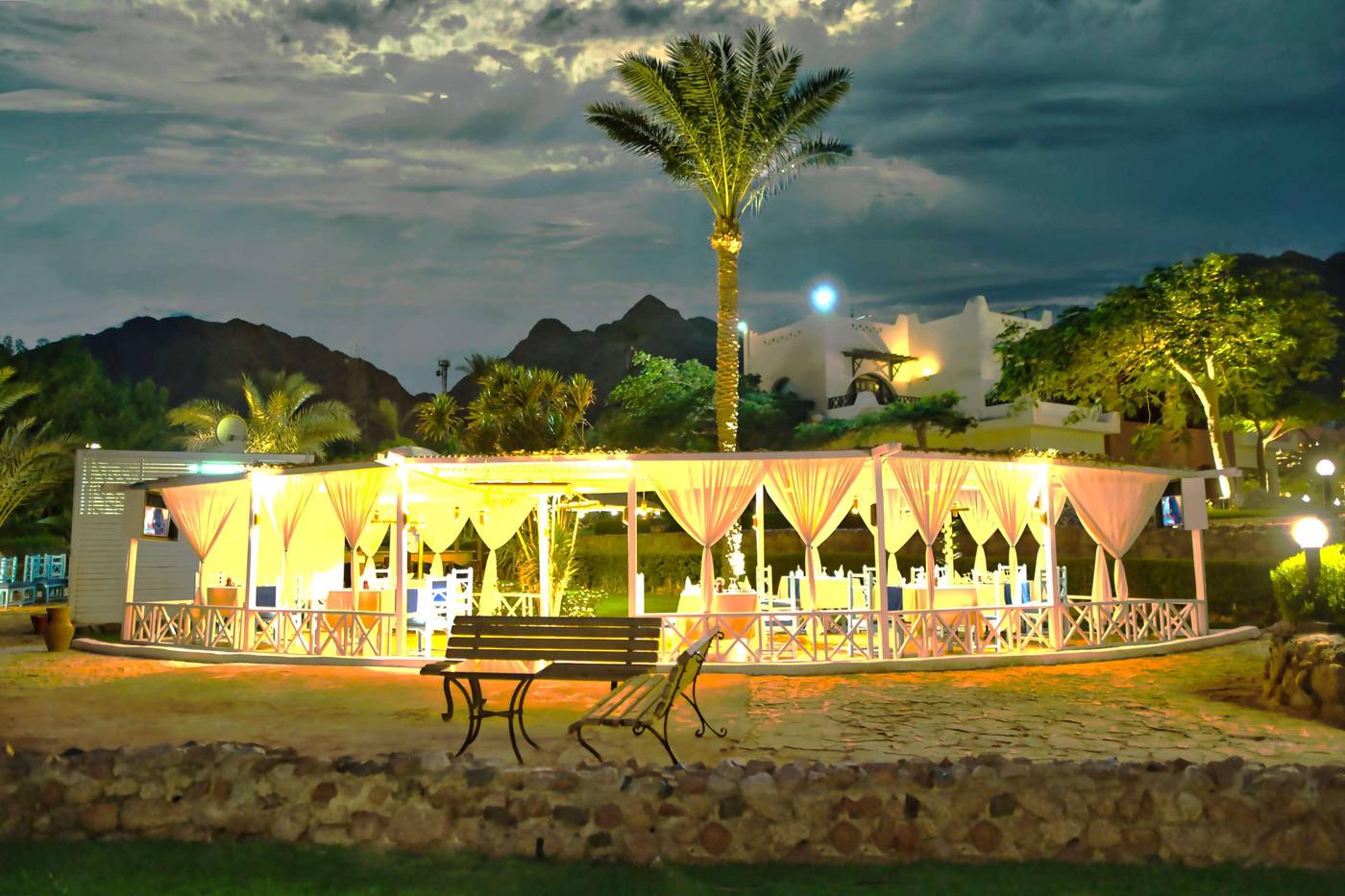 Tropitel-Dahab-Oasis-Restaurant-17