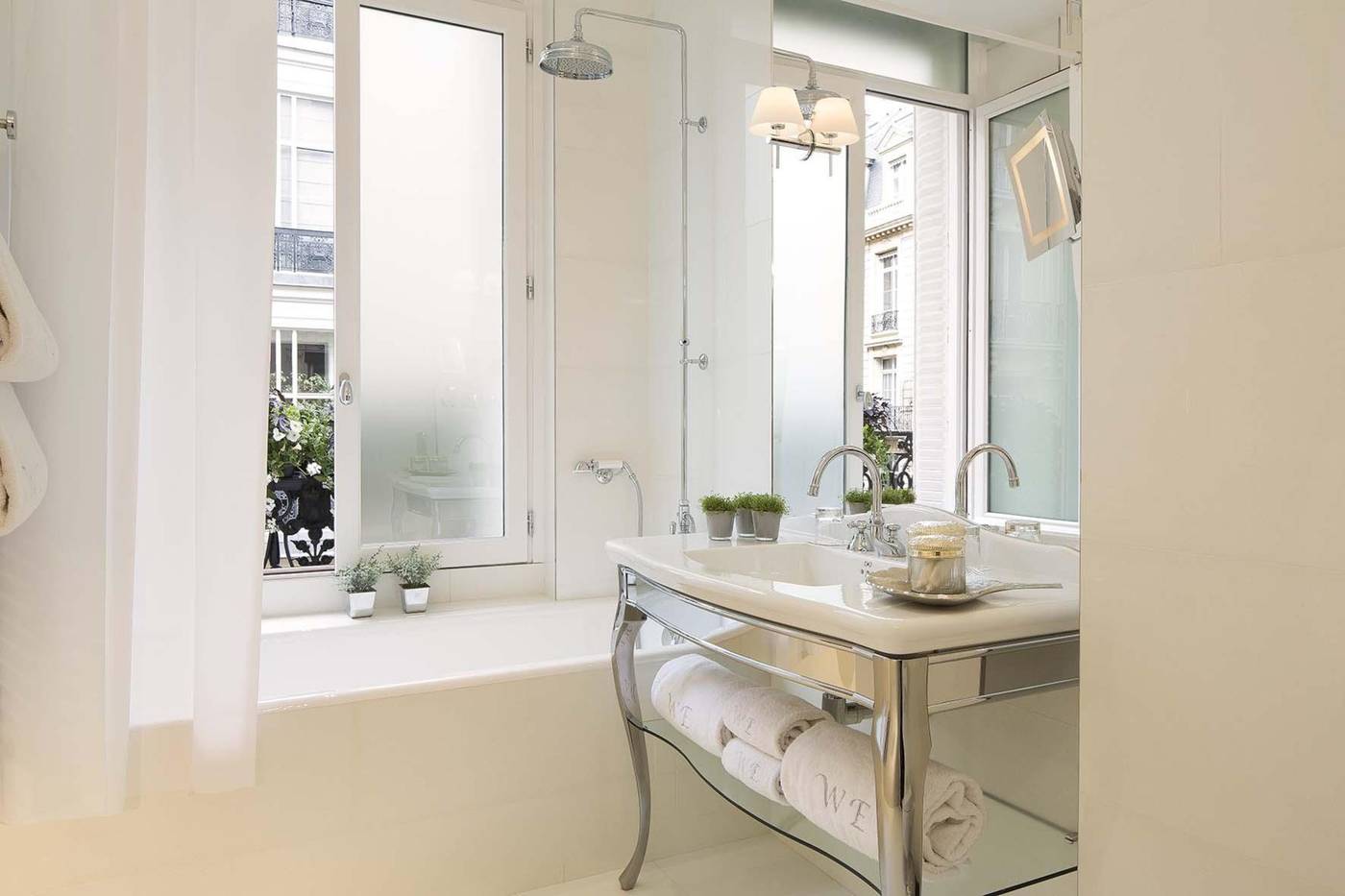 West-end-Paris-Room-72