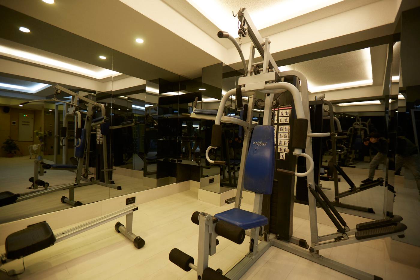 Ikbal-Deluxe-Sports-and-Entertainment-45