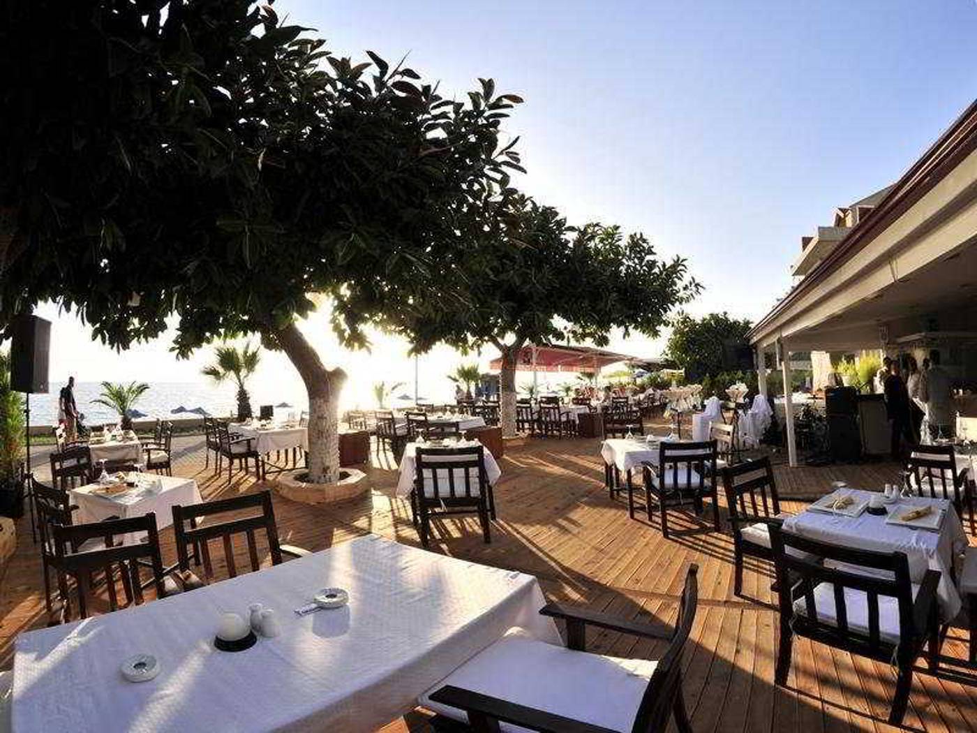 Makri-Beach-hotel-Terrace-14