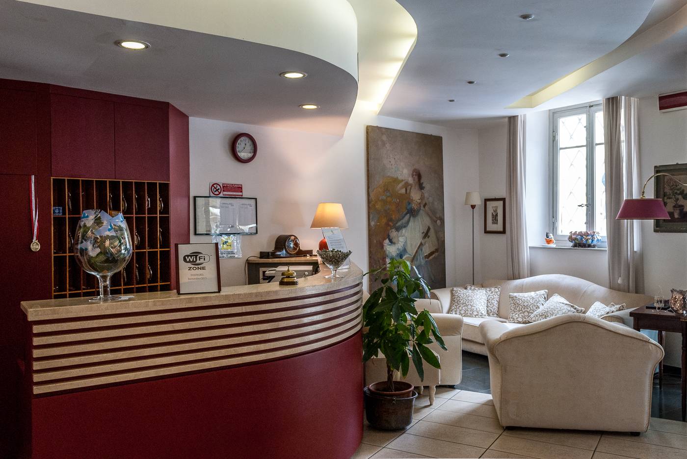 Hotel-Bernardino-Lobby-2