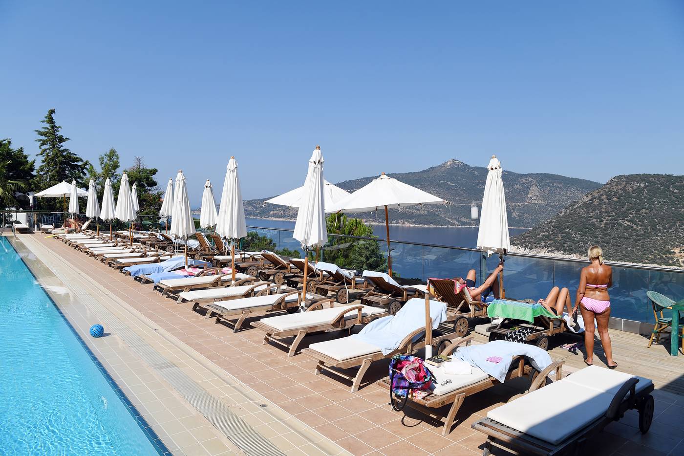 Happy-Kalkan-Pool-16