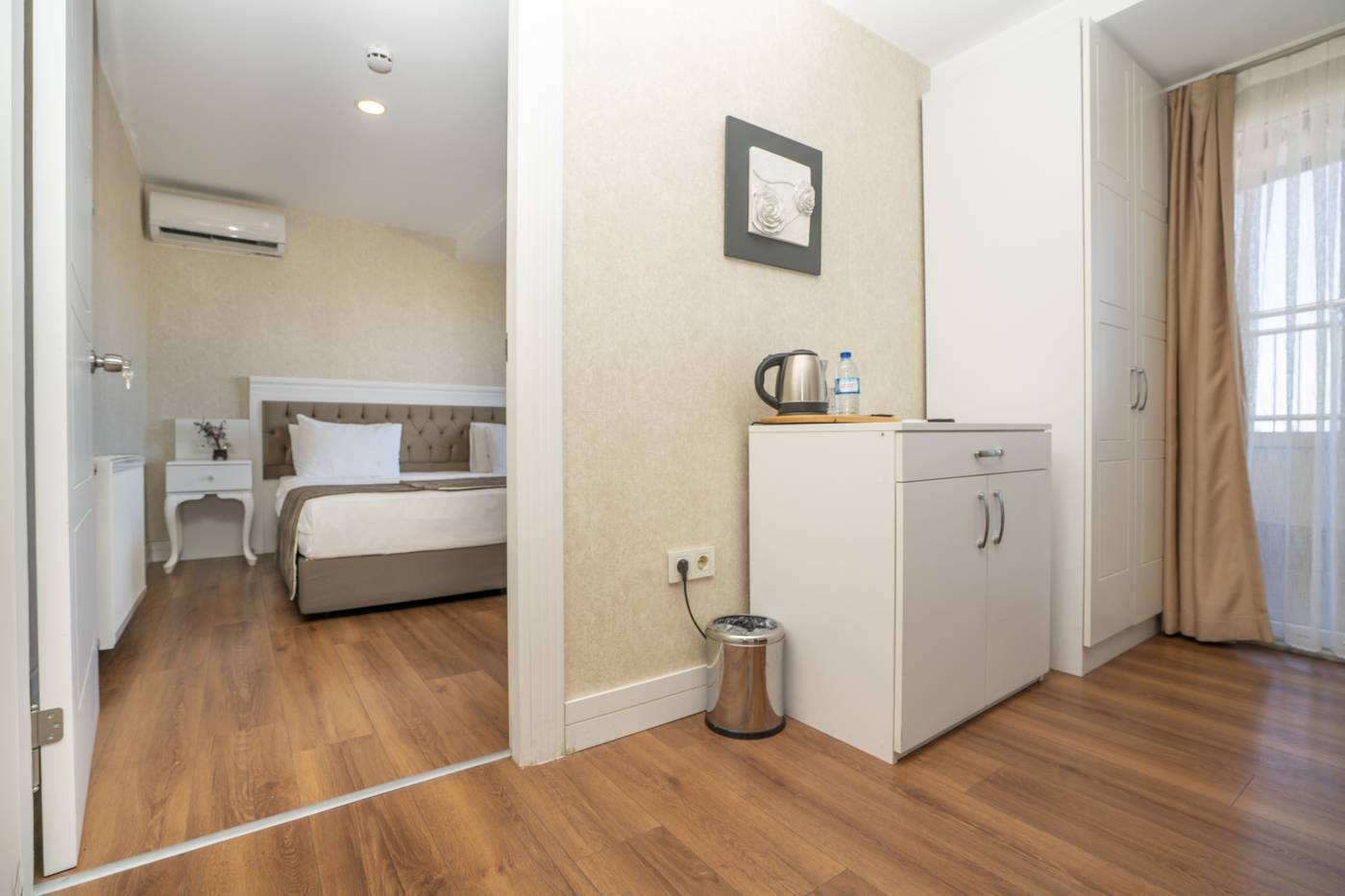 Kunlun-Kensington-Hotel-Istanbul-Room-13