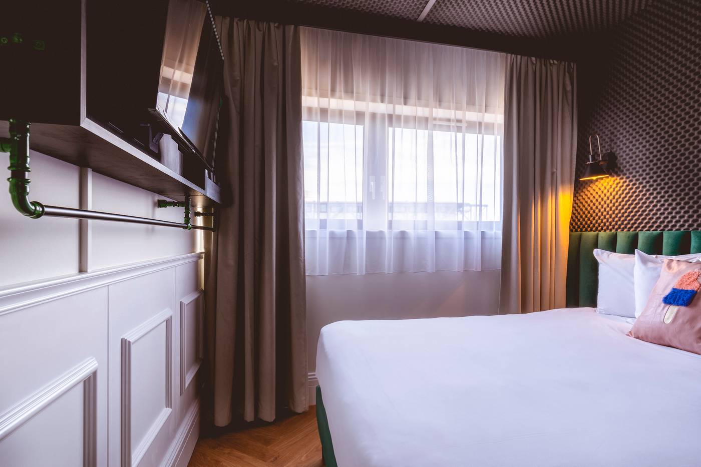 The-ReMIX-Hotel-Room-22