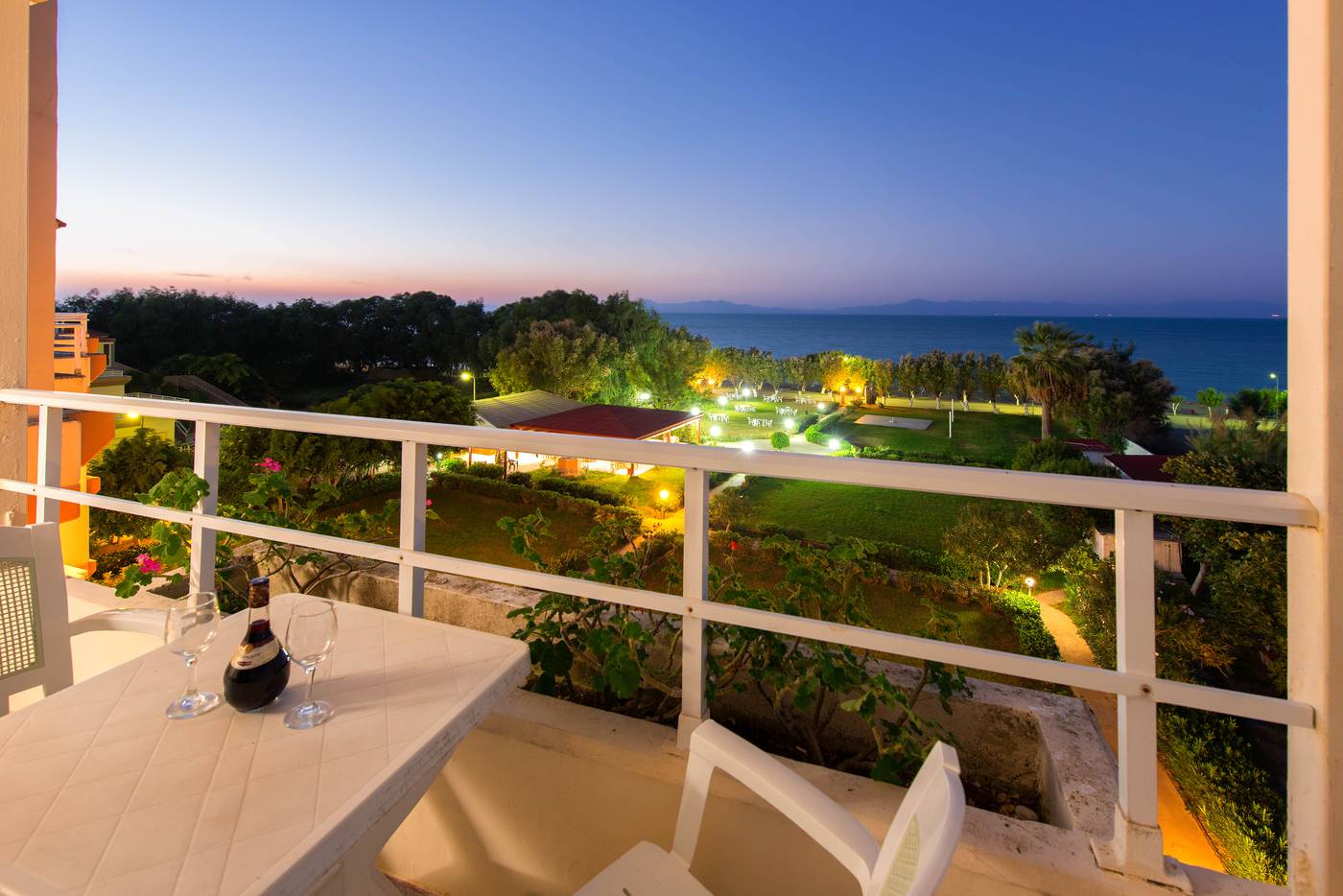 Bayside-Hotel-Katsaras-Terrace-10