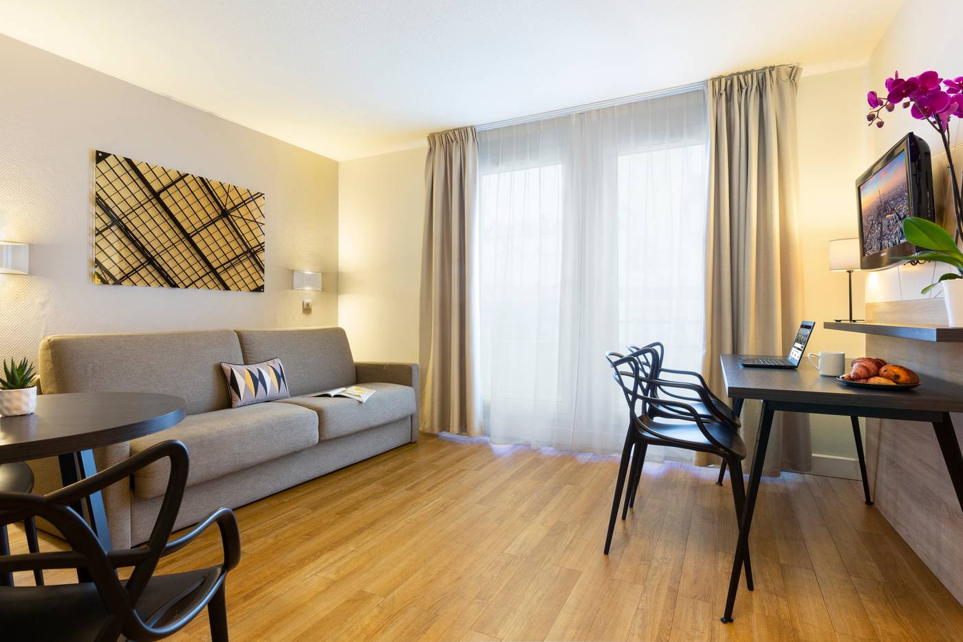 Citadines-Tour-Eiffel-Room-15