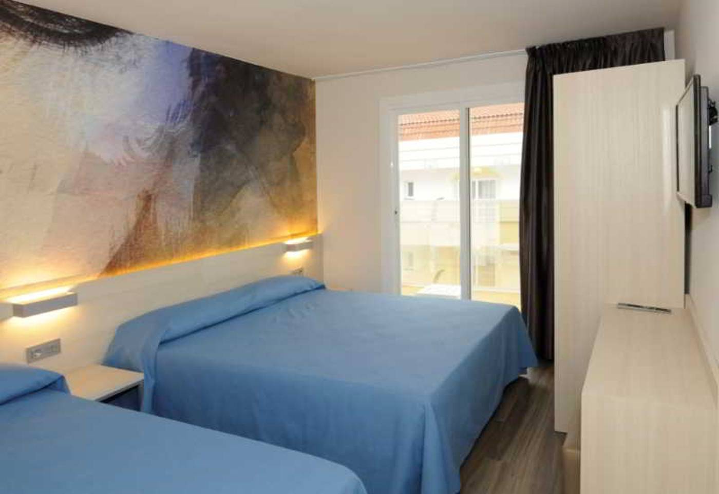 Riviera-Hotel-Room-30