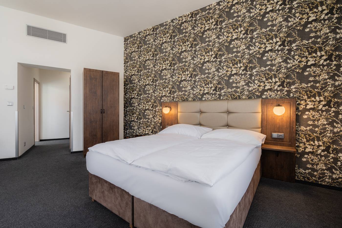 EA-Hotel-Victoria-Room-17