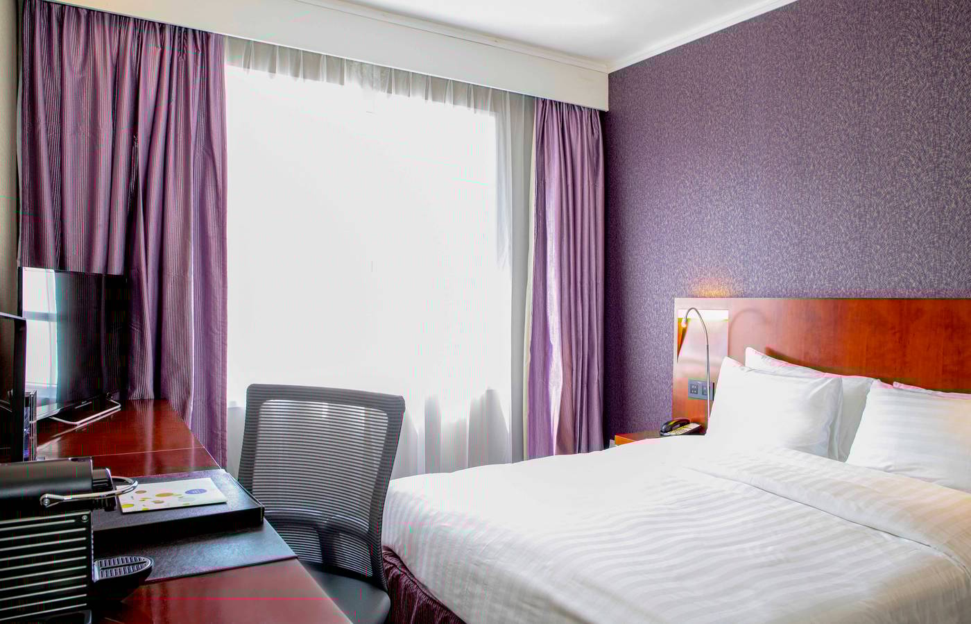 Novotel-Hong-Kong-Century-Room-28
