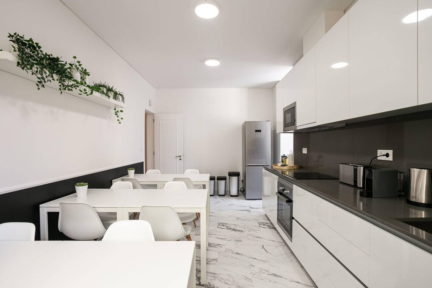 Home-Out-Rooms---Apartments-Room-19