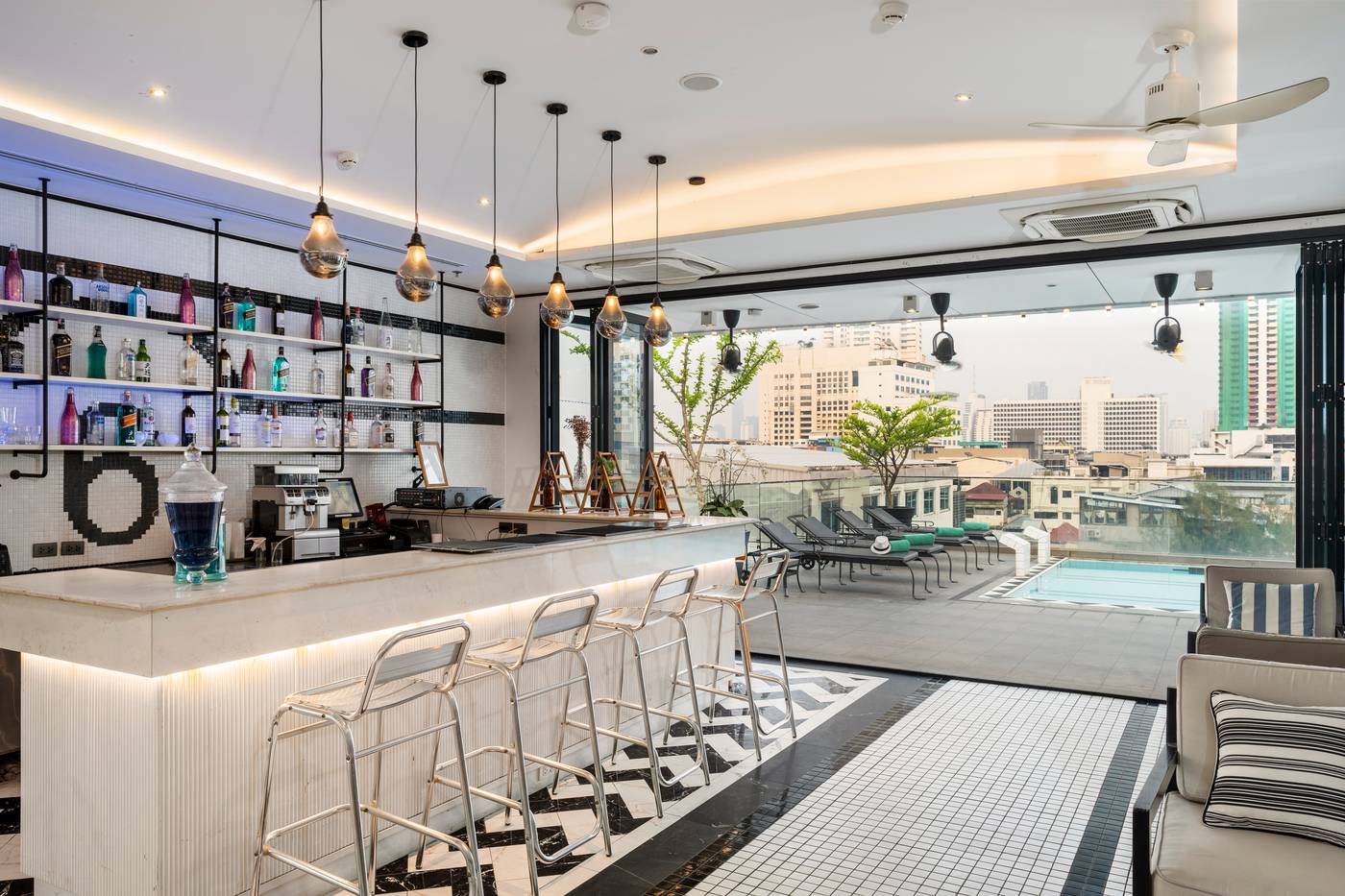 Vince-Hotel-Pratunam-Bar-13