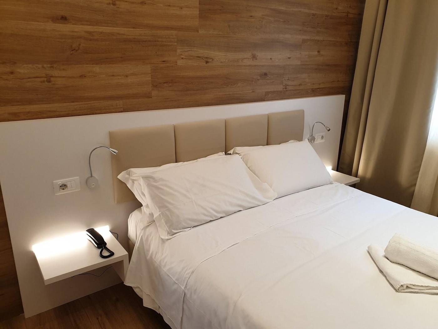 Hotel-Gran-Sasso-Room-4