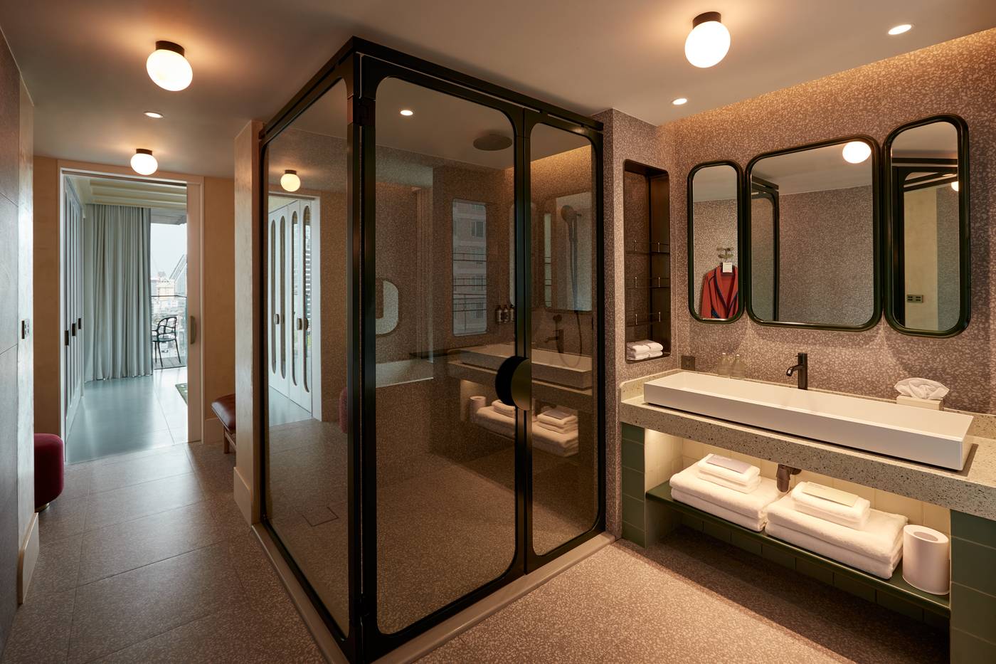 The-Standard--Bangkok-Mahanakhon-Room-44