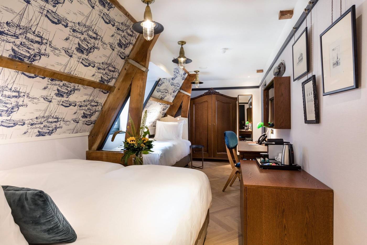 The-Hendrick-S-Hotel-Room-27