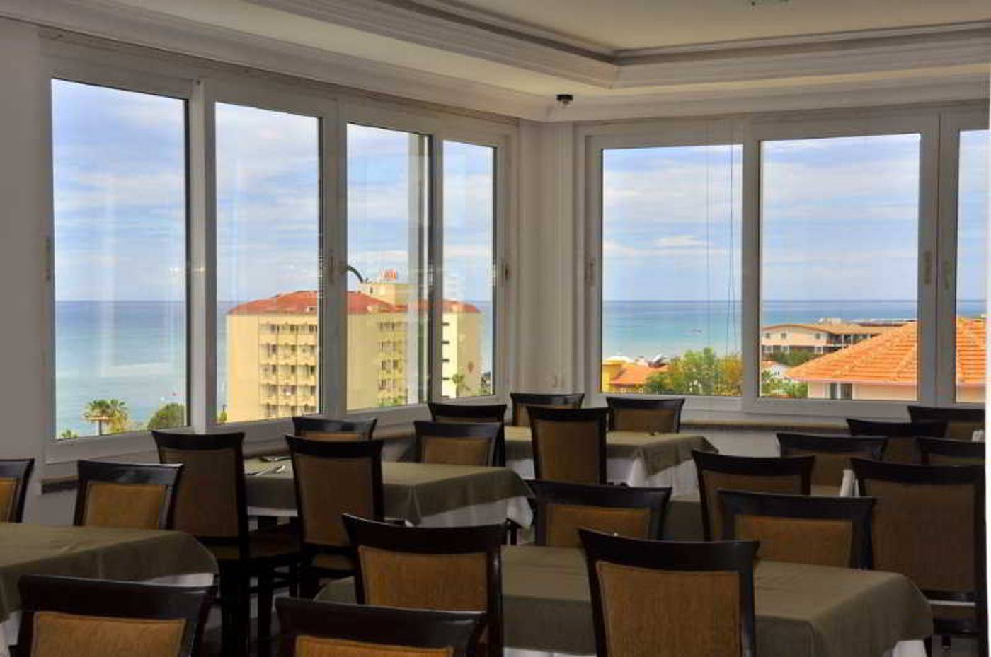 Blue-Night-Restaurant-25