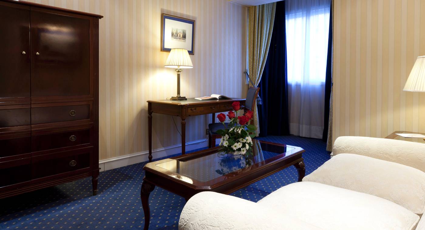 Gran-Hotel-Velazquez-Room-8