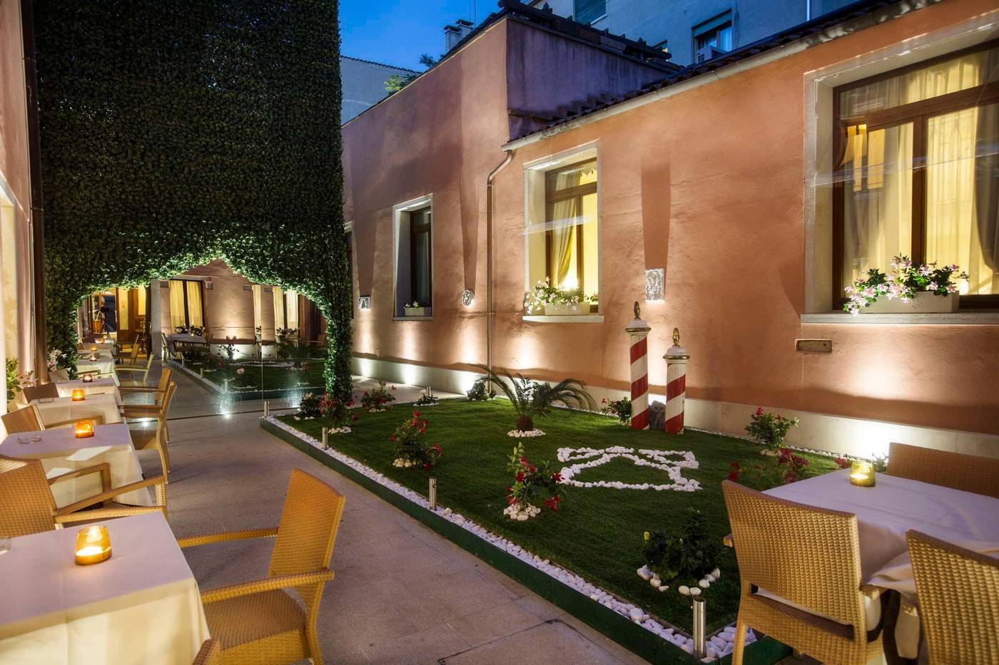 Ai-Mori-d-Oriente-Bar-3