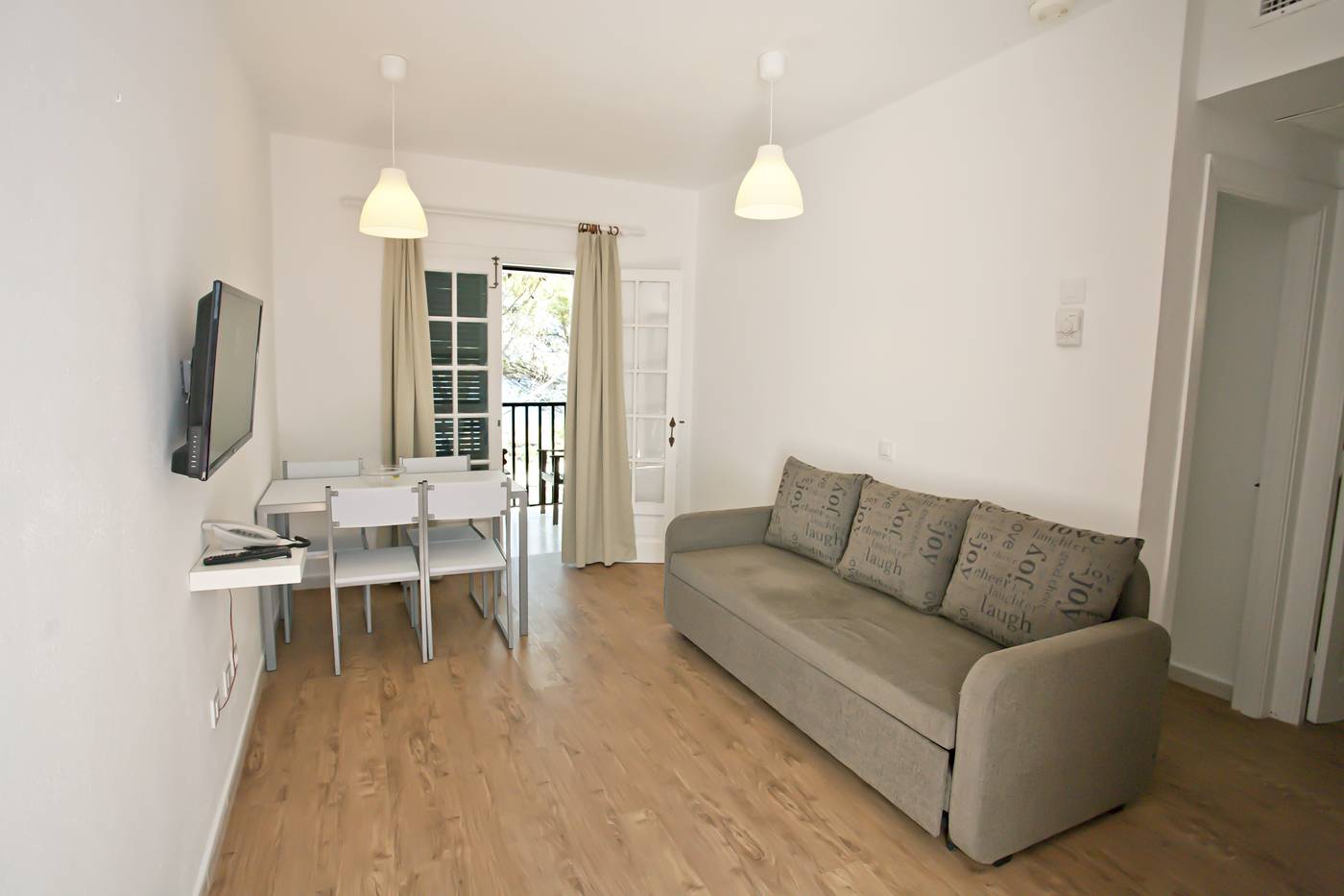 Carema-Club-Resort-Room-36