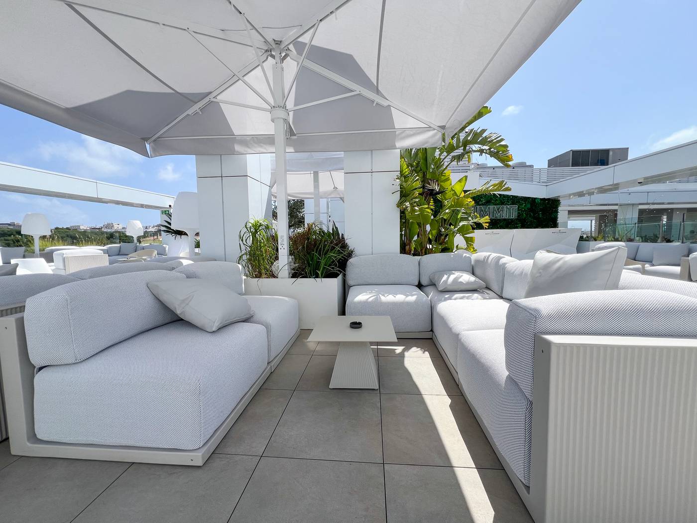 Olympus-Palace-Hotel-Pool-15