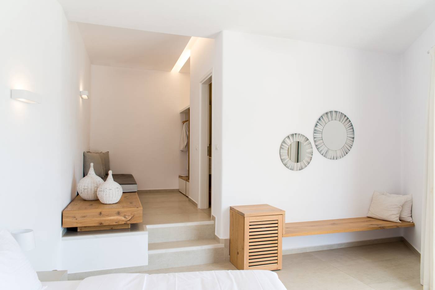 Super-Paradise-Hotel-Room-23