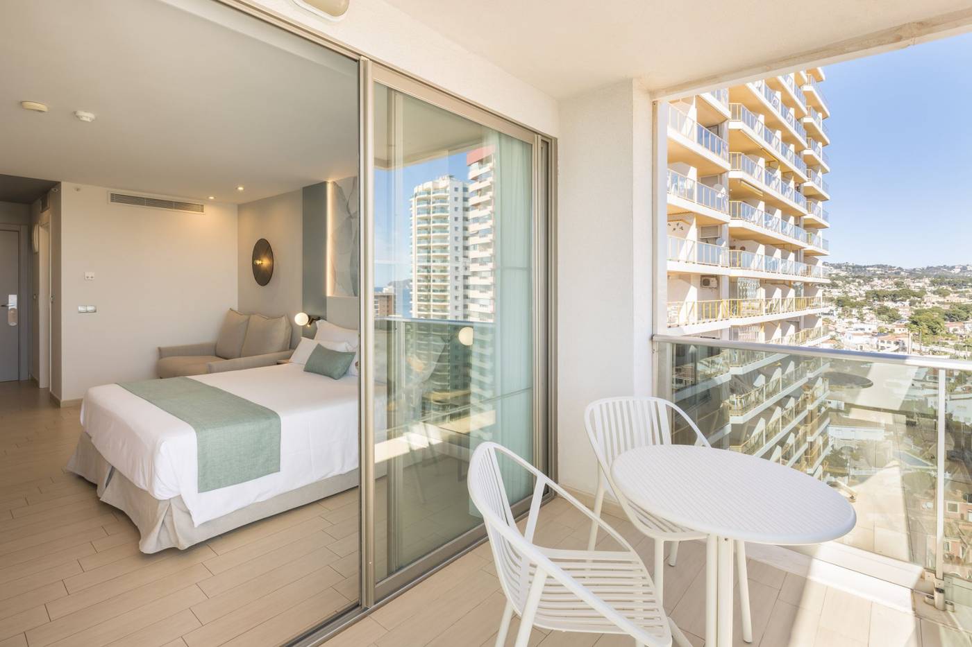 AR-Diamante-Beach-Room-28