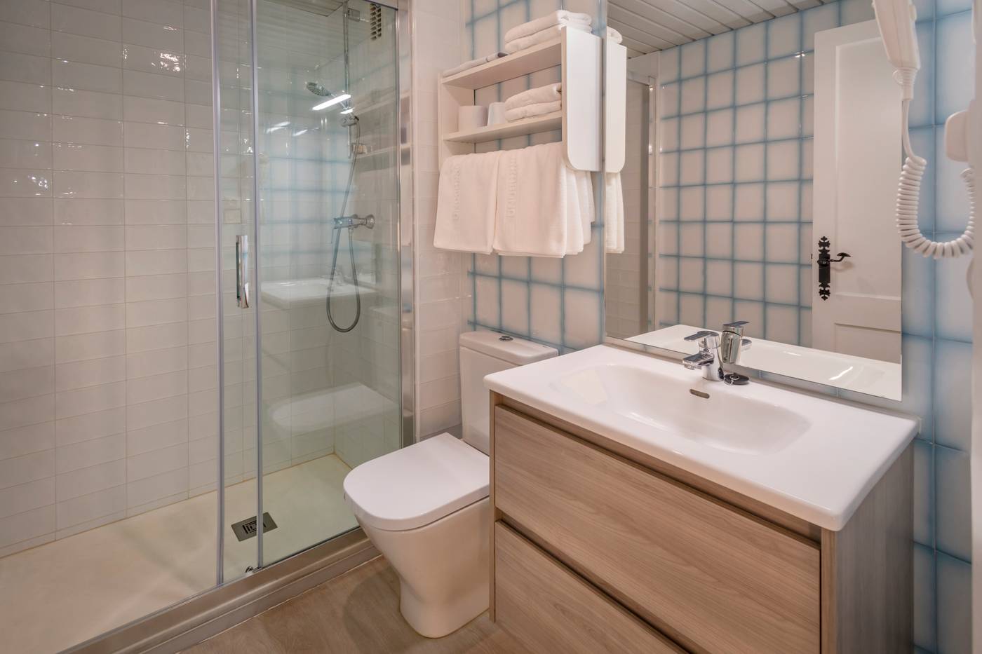 Sorrabona-Apartamentos-Room-16