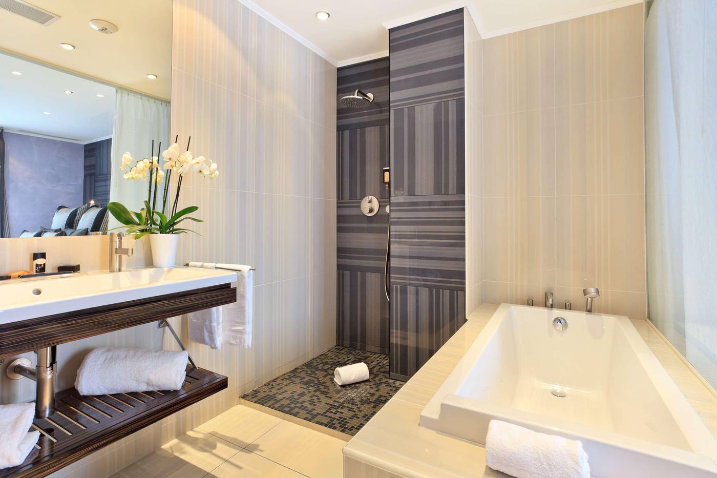 Best-Western-Plus-Massena-Room-56