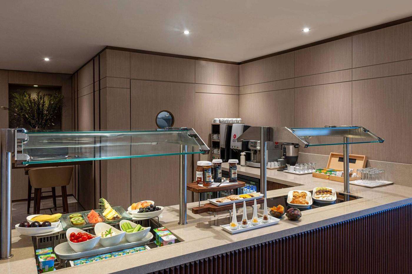 Renaissance-Polat-Istanbul-Lobby-47