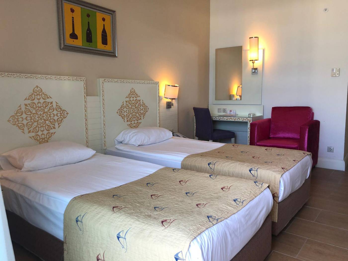 Crystal-Admiral-Resort-Room-23