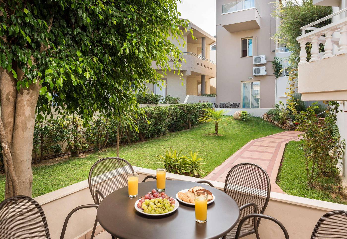 Elotis-Suites-Terrace-6