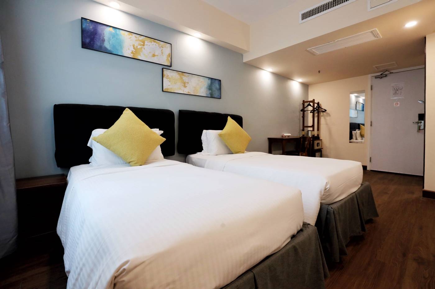 The-Imperial-Hong-Kong-Room-19