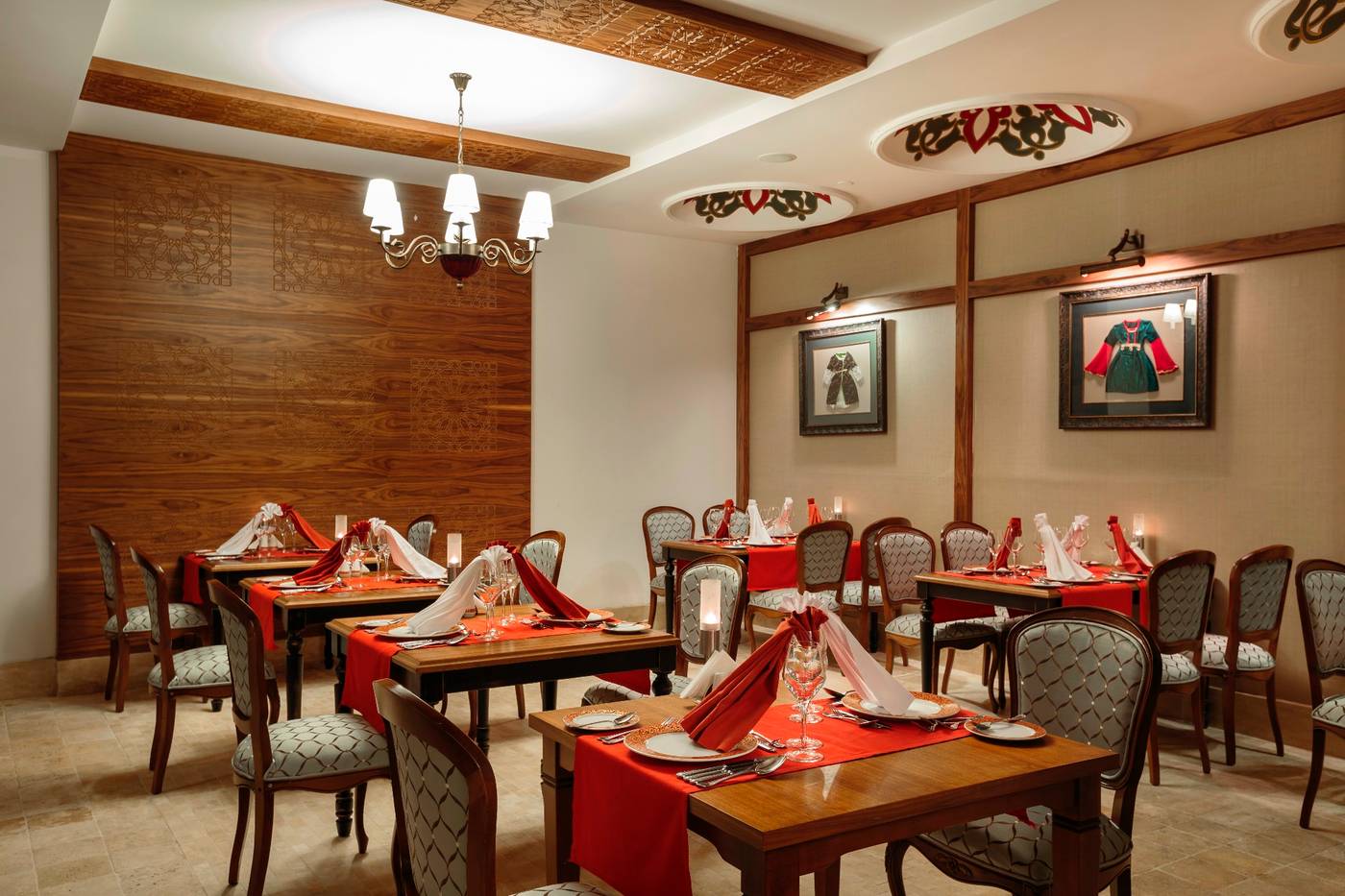 Side-Crown-Palace-Restaurant-25