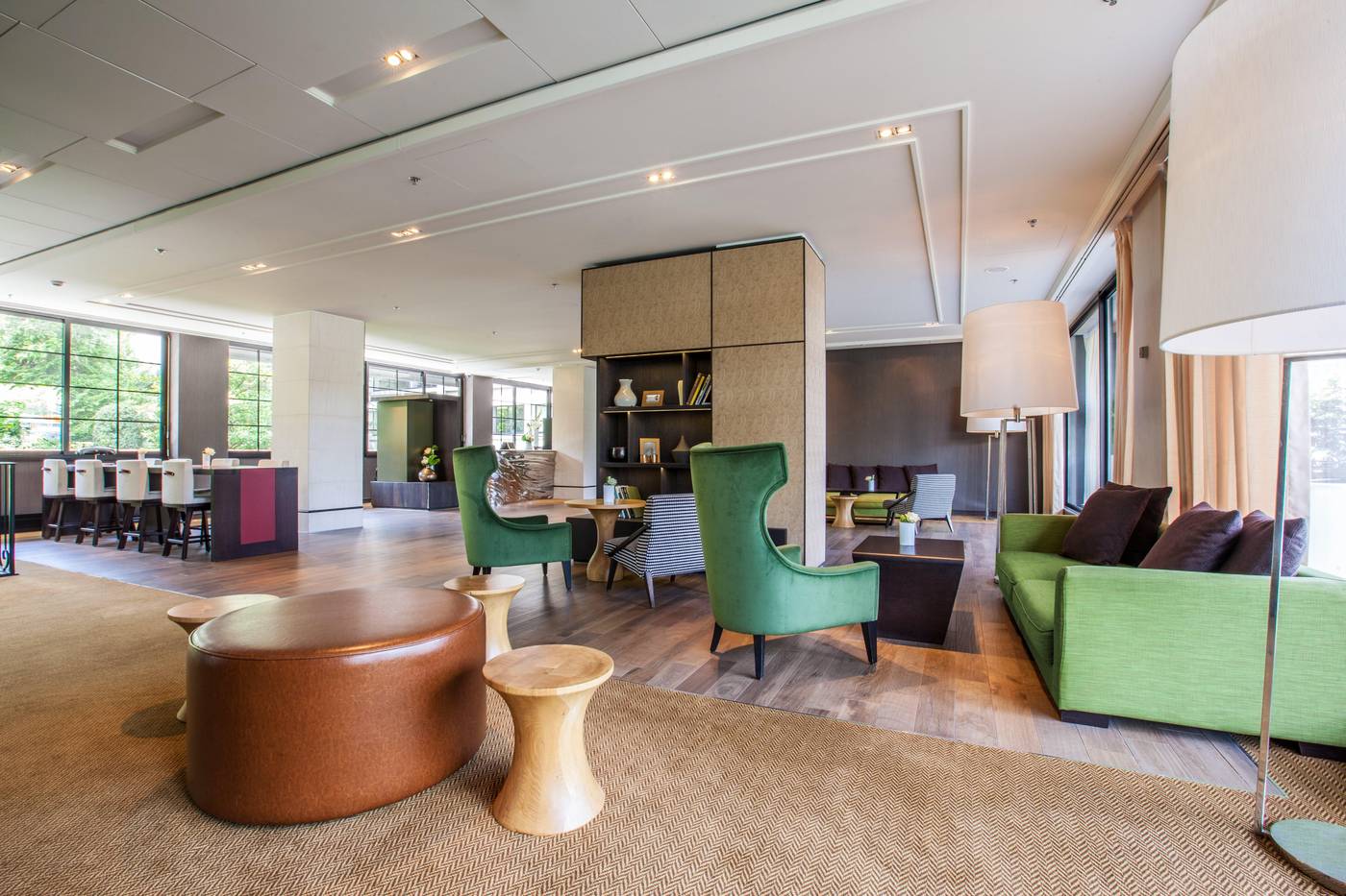 Crowne-Plaza-Geneva-Lobby-2