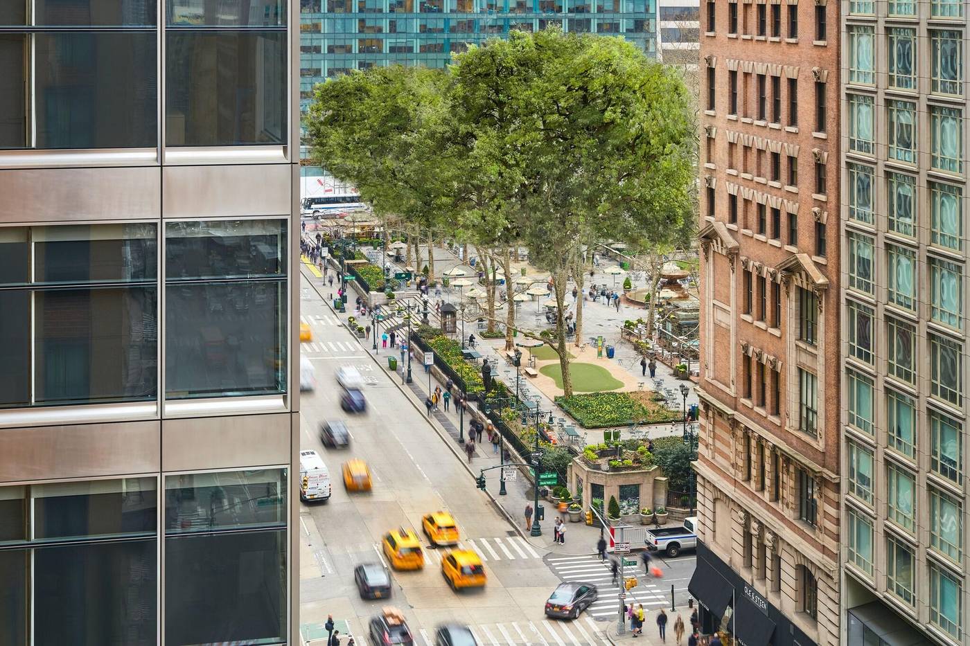 Residence-Inn-By-Marriott-New-York-Manhattan-Times-Square-Room-11