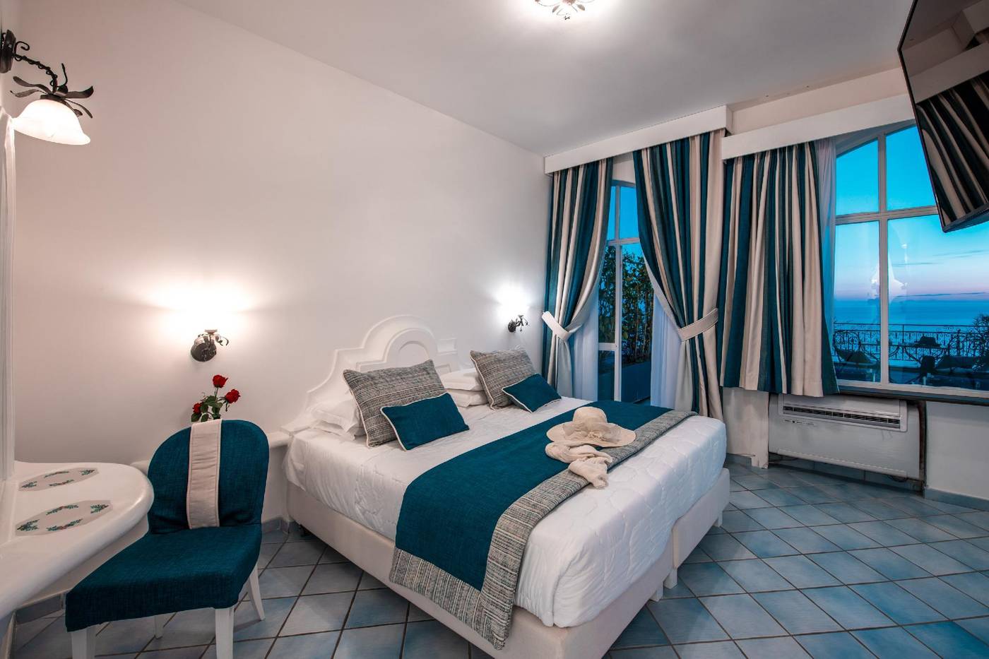 Positano-Art-Hotel-Pasitea-General-view-9